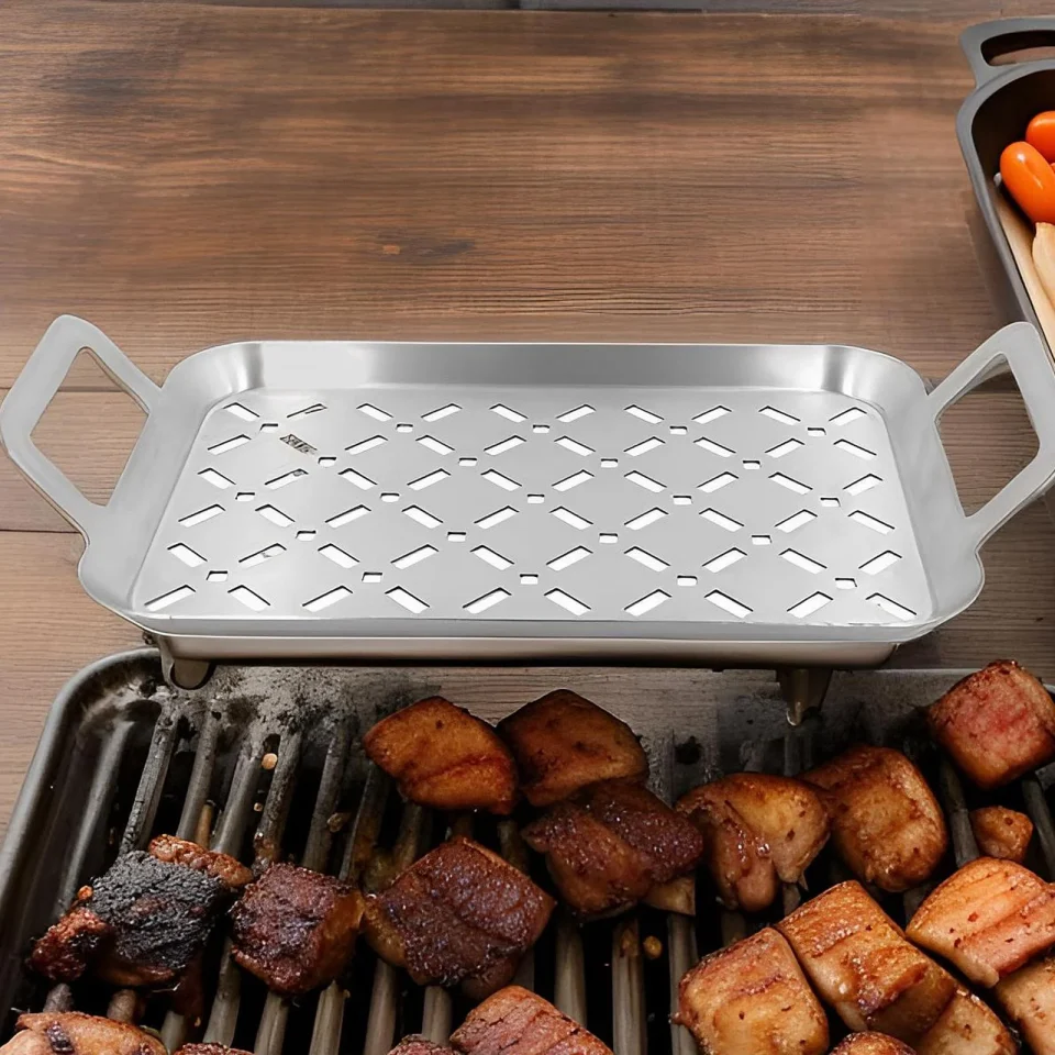 Core Safe Tongina BBQ Grill Topper BBQ Barbecue Plate Hollow Frying Pan Outdoor Vegetable Grill Basket BBQ Grilling Pan for Baking Tool Seafood
