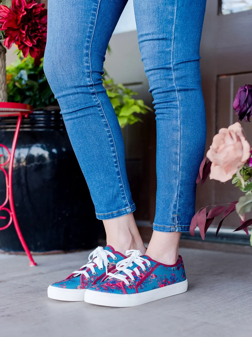 Outdoor The Pioneer Woman Floral Sneakers, Women's